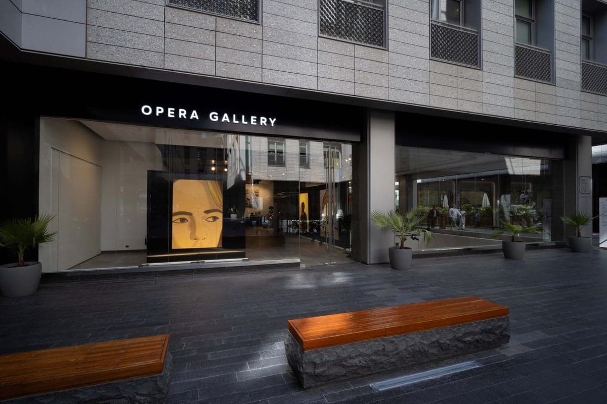 Opera gallery